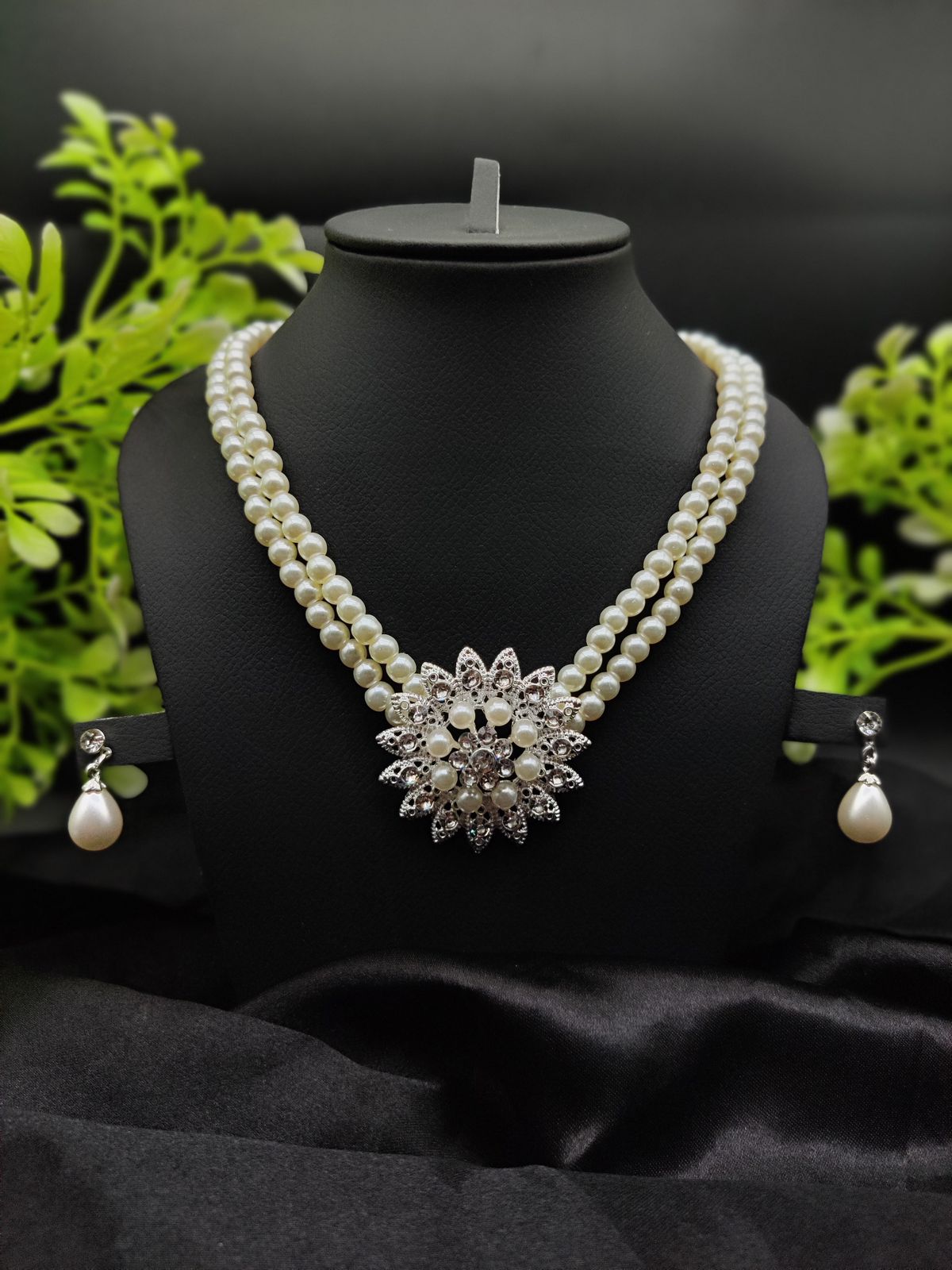 Imported Graceful Radiance Pearl Necklace Set with Exquisite Floral Pendant 🌟 | Artificial Jewellery For Girls &amp; Women